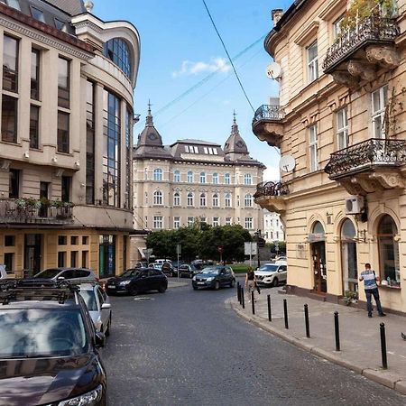 Lovely Apartment On Drahomanova Street Lviv Exterior foto