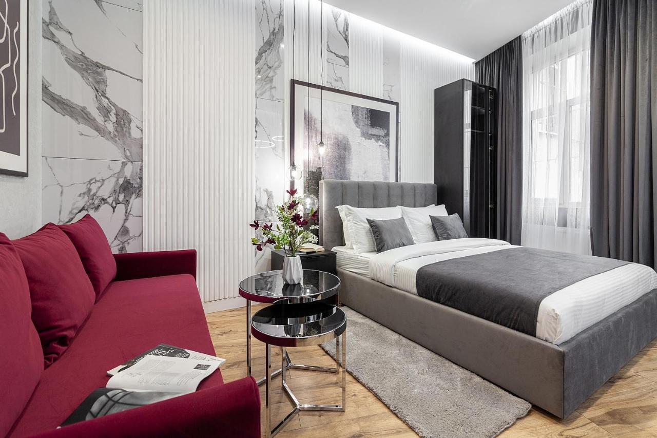 Lovely Apartment On Drahomanova Street Lviv Exterior foto