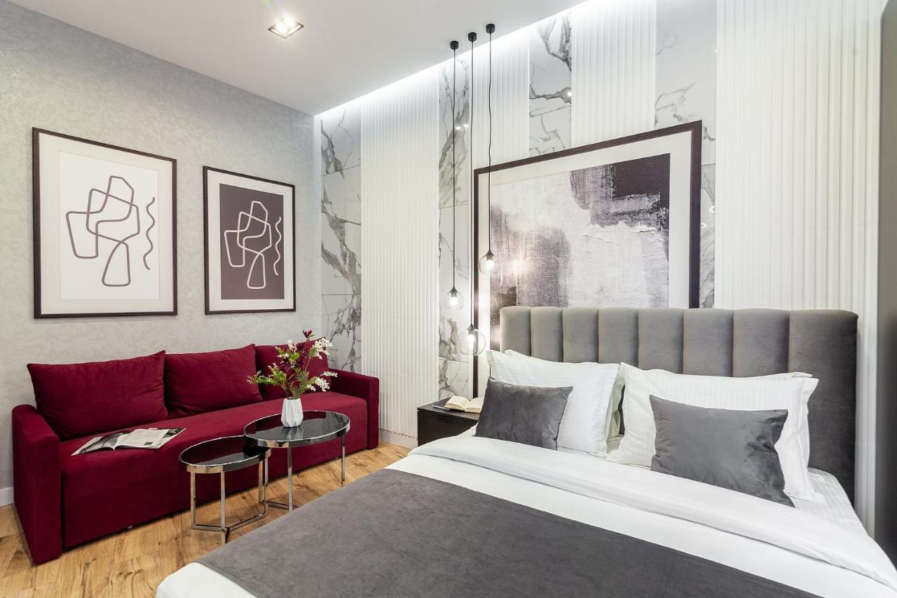 Lovely Apartment On Drahomanova Street Lviv Exterior foto
