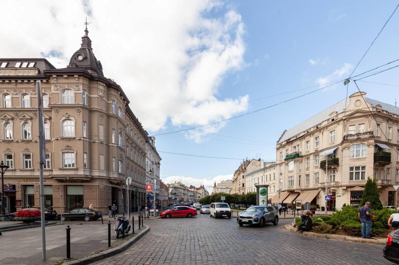 Lovely Apartment On Drahomanova Street Lviv Exterior foto