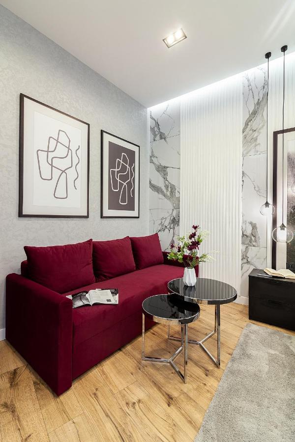 Lovely Apartment On Drahomanova Street Lviv Exterior foto