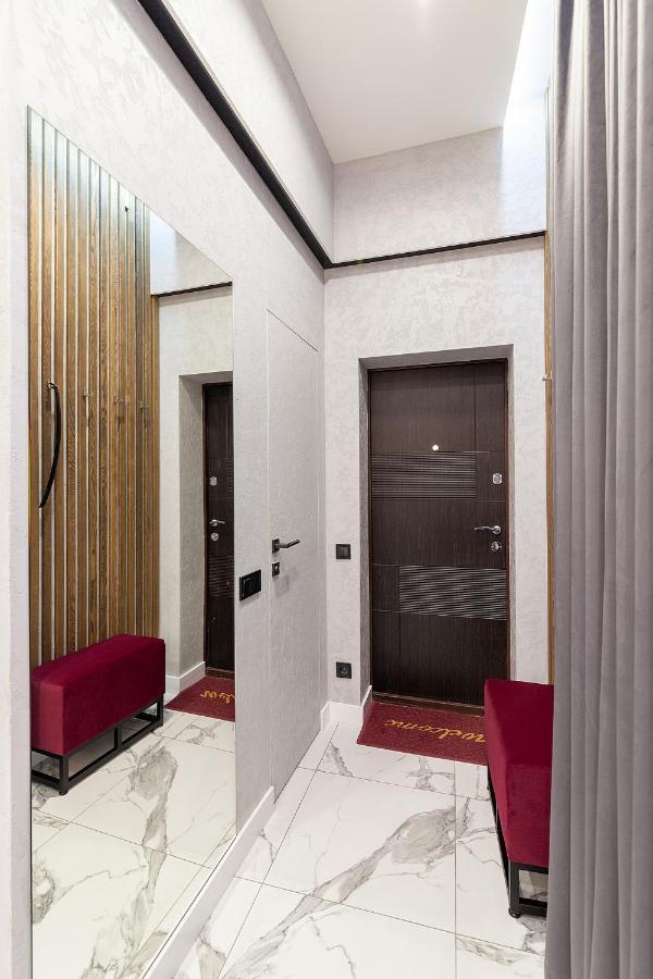 Lovely Apartment On Drahomanova Street Lviv Exterior foto