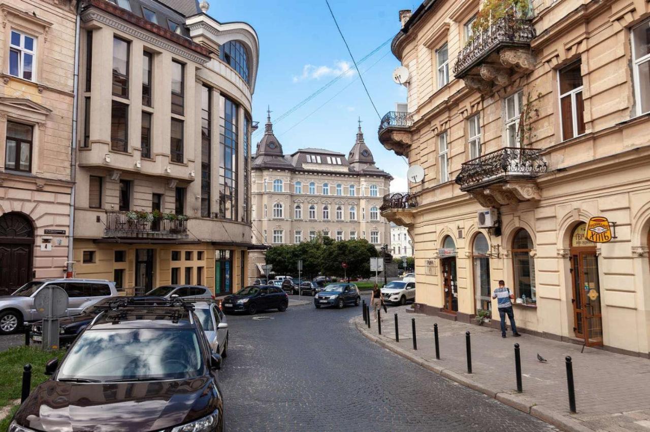 Lovely Apartment On Drahomanova Street Lviv Exterior foto